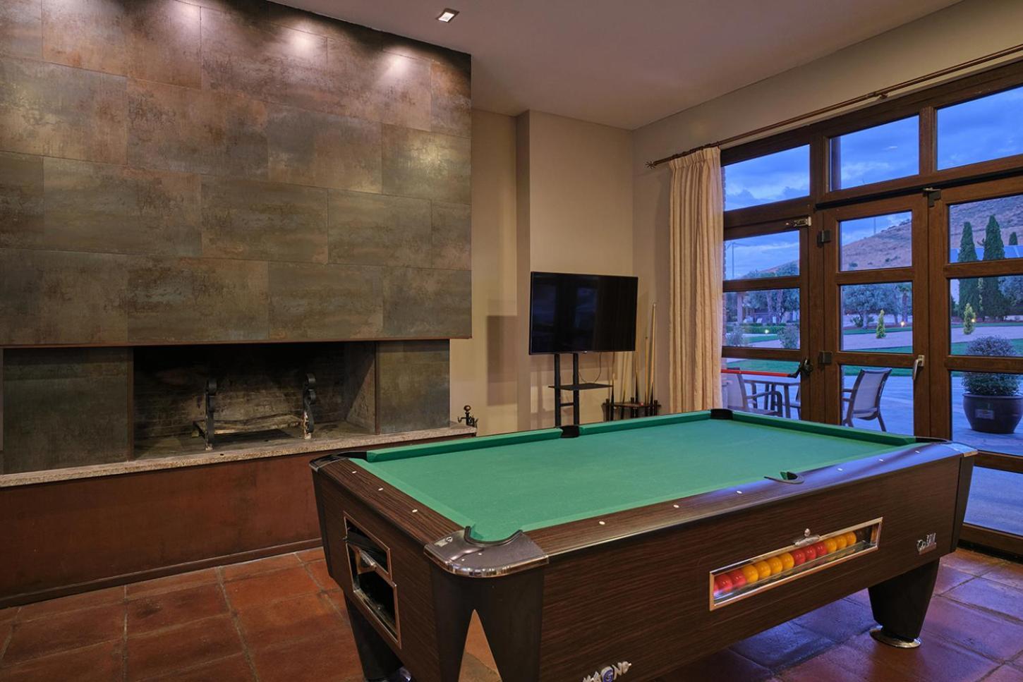 Hotel Spa Villa Nazules Чуэка Экстерьер фото